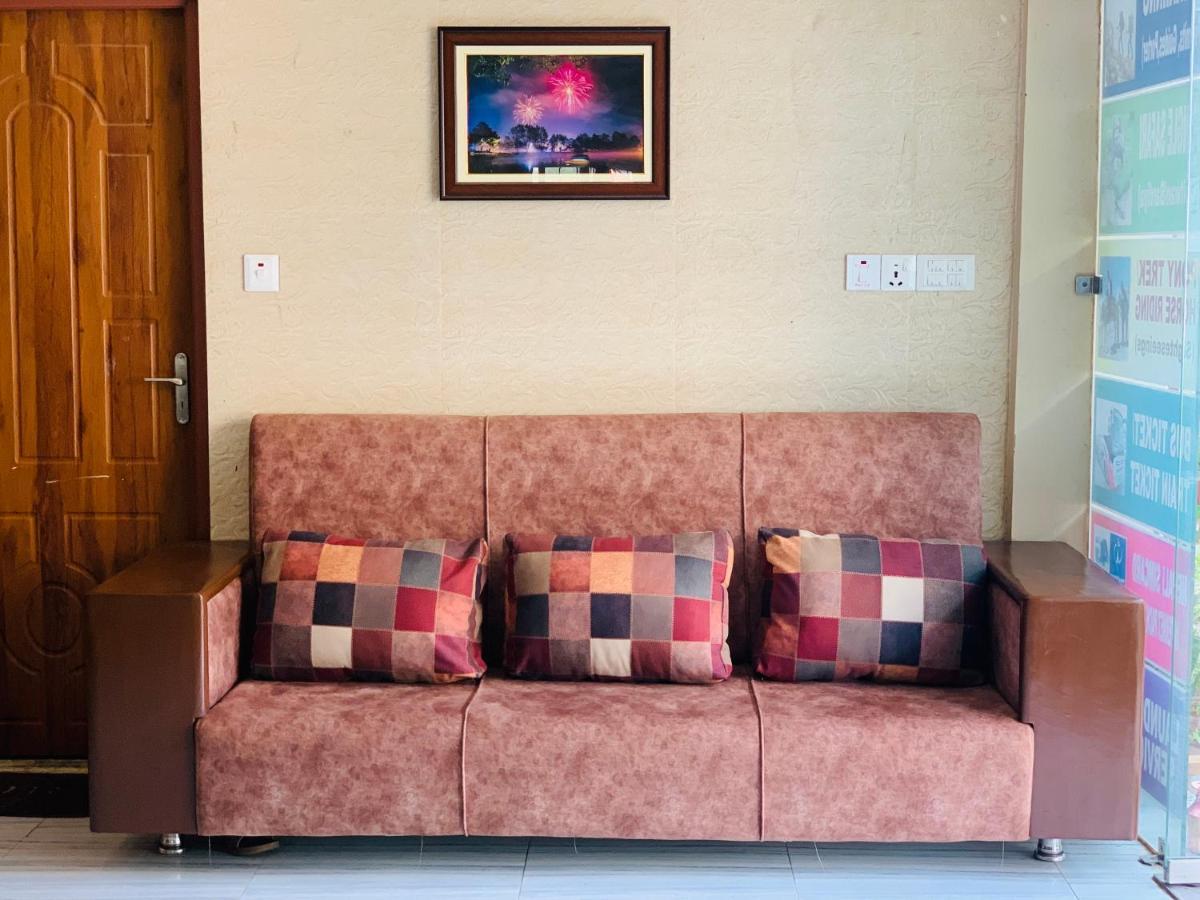 פוקהרה Hotel October Inn מראה חיצוני תמונה
