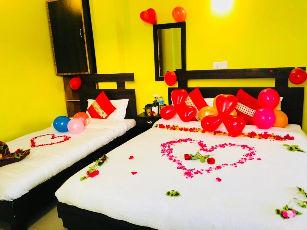 פוקהרה Hotel October Inn מראה חיצוני תמונה