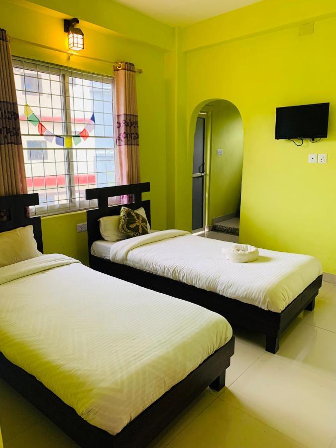 פוקהרה Hotel October Inn מראה חיצוני תמונה