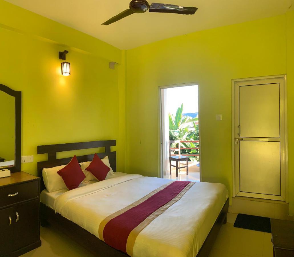 פוקהרה Hotel October Inn מראה חיצוני תמונה