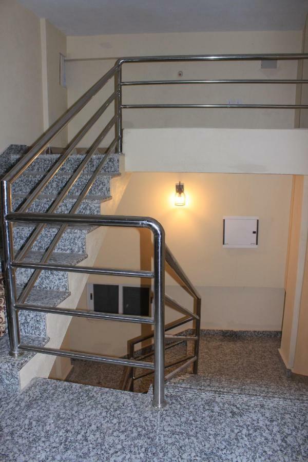 פוקהרה Hotel October Inn מראה חיצוני תמונה