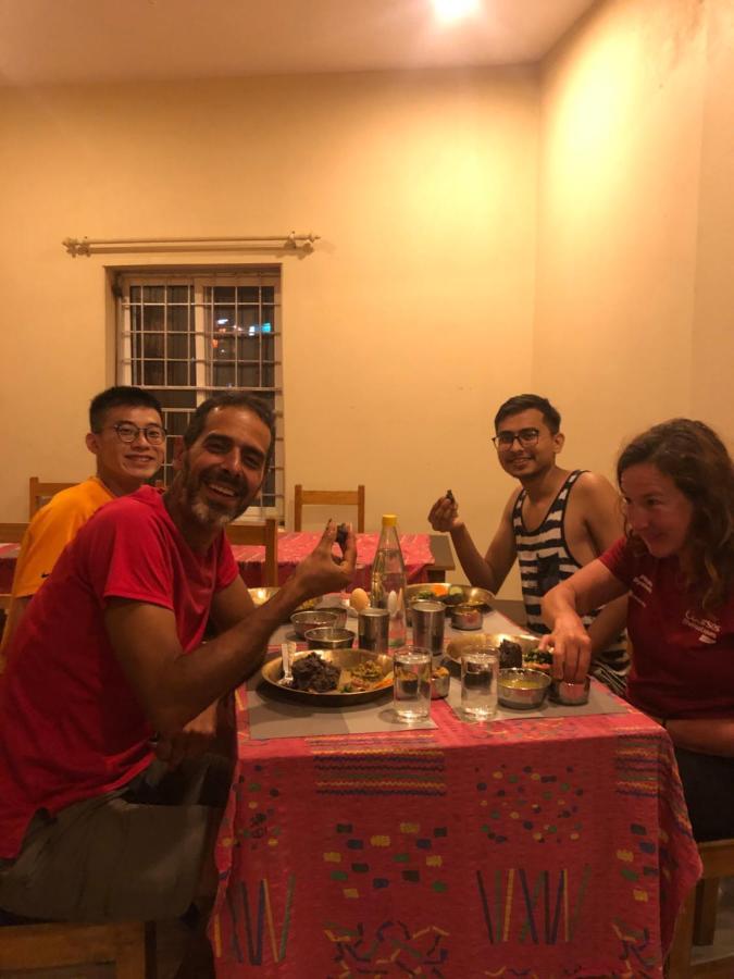 פוקהרה Hotel October Inn מראה חיצוני תמונה